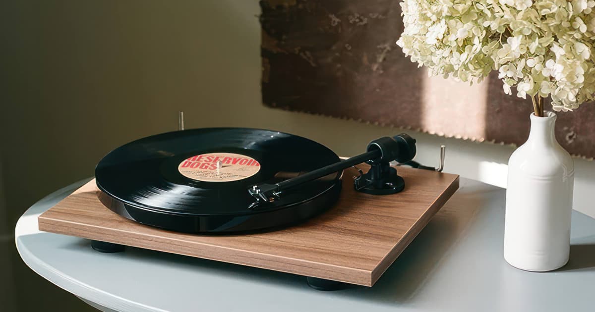 The Best Record Players for Listening to Your Favorite Albums - Vimarsana News