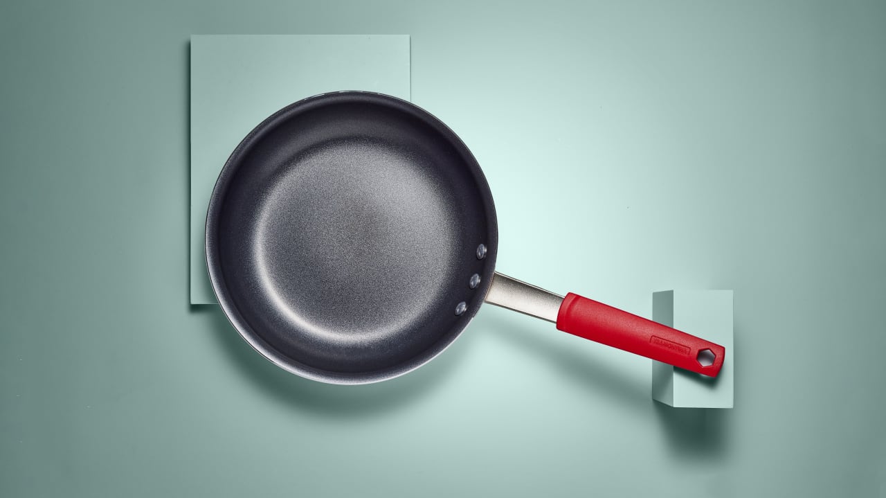 Shoppers Have Finally Discovered a Nonstick Frying Pan That  Works—and It's Only $25