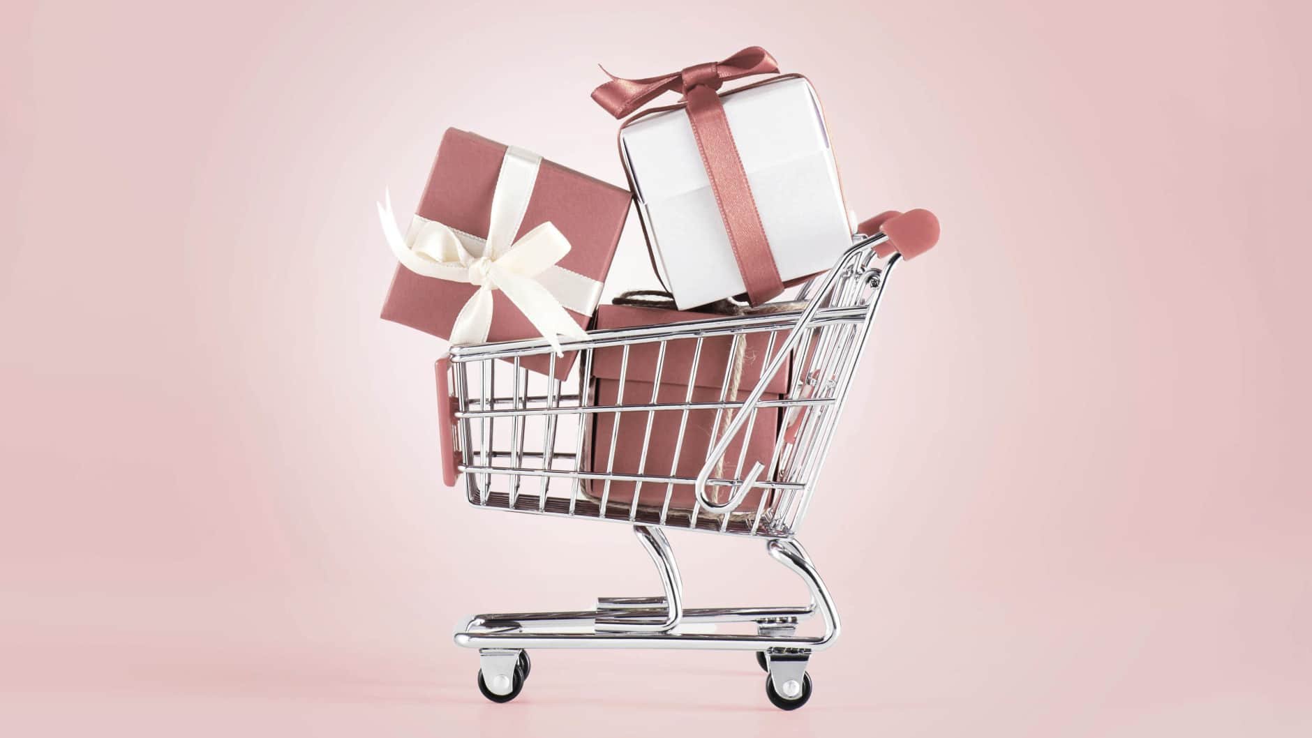 5 Holiday Shopping Tips From Economists That Will Save You Money