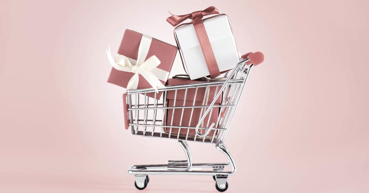 5 Holiday Shopping Tips From Economists That Will Save You Money - Vimarsana News