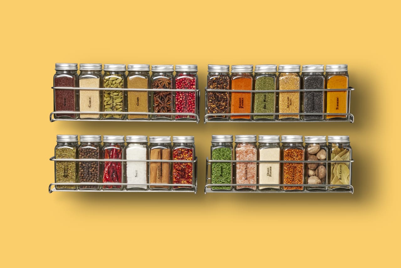 Spice Rack with Spices